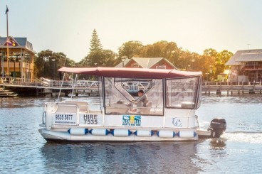 7 Seater deluxe pontoon Mandurah boat hire