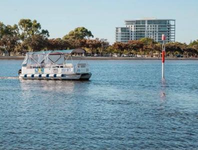 Mandurah boat and bike hire pontoon