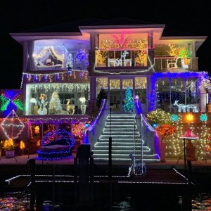 Mandurah Canal residents Christmas lights display
