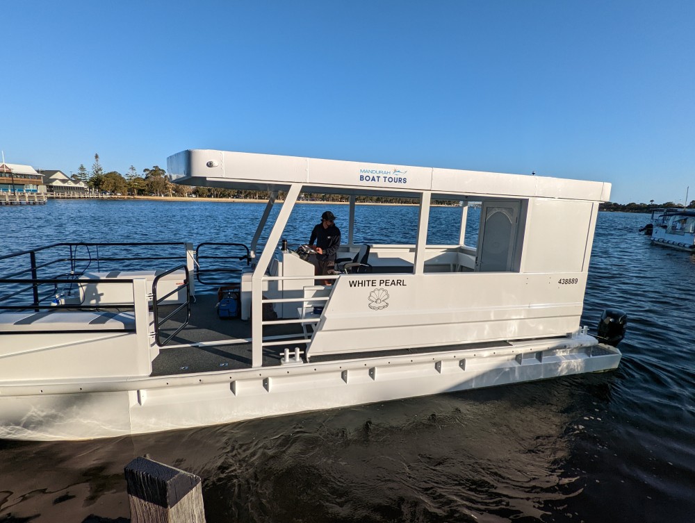 The White Pearl Christmas Lights Cruise Mandurah Boat Hire